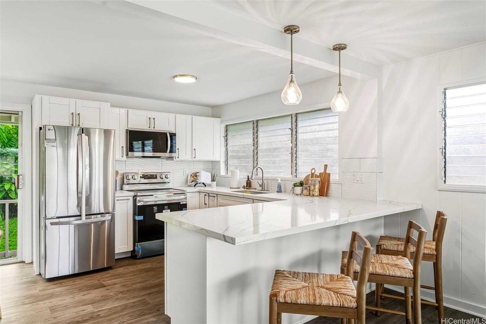 2625  Puninoni St Wahiawa Heights, Central home - photo 8 of 17