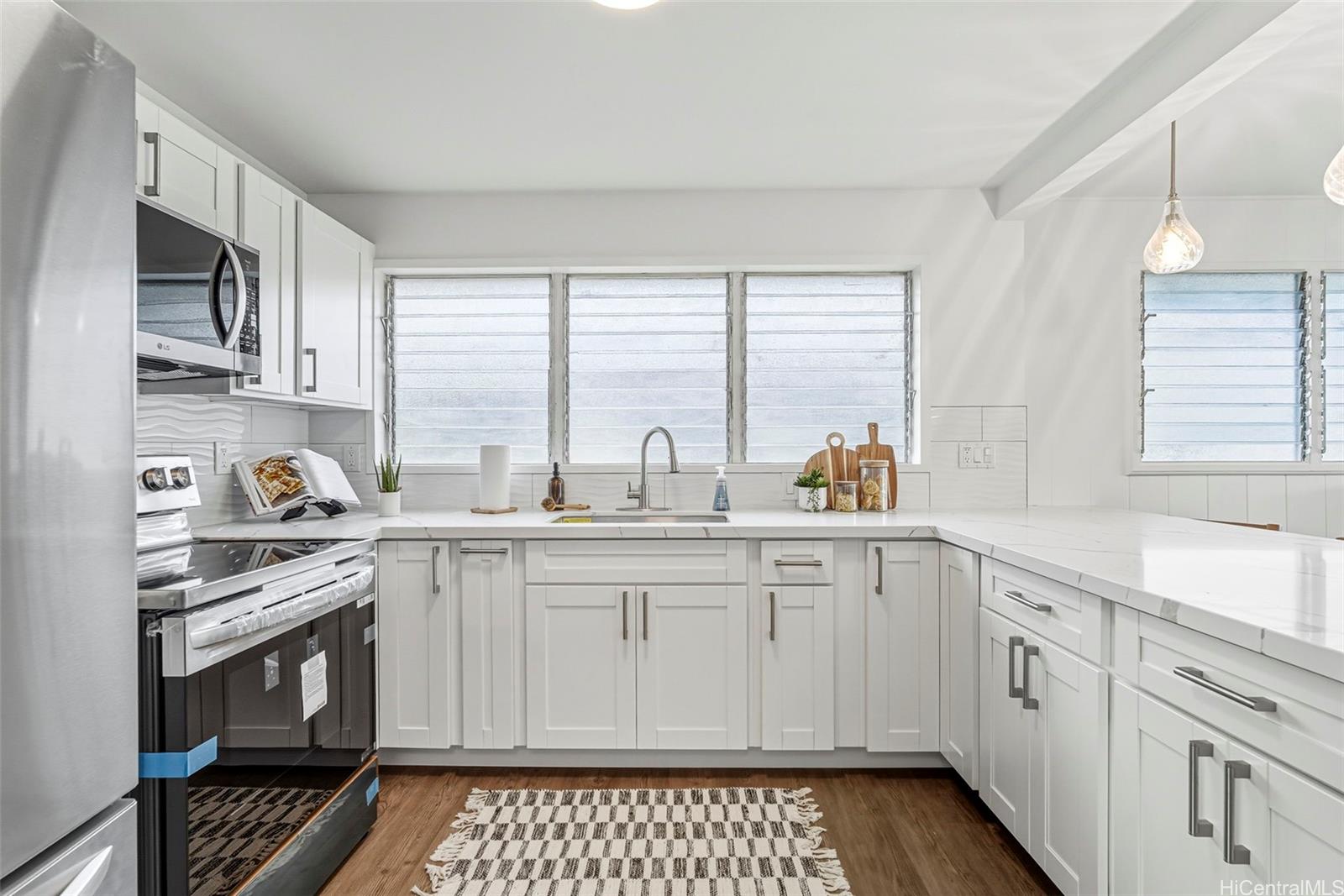 2625  Puninoni St Wahiawa Heights, Central home - photo 10 of 17