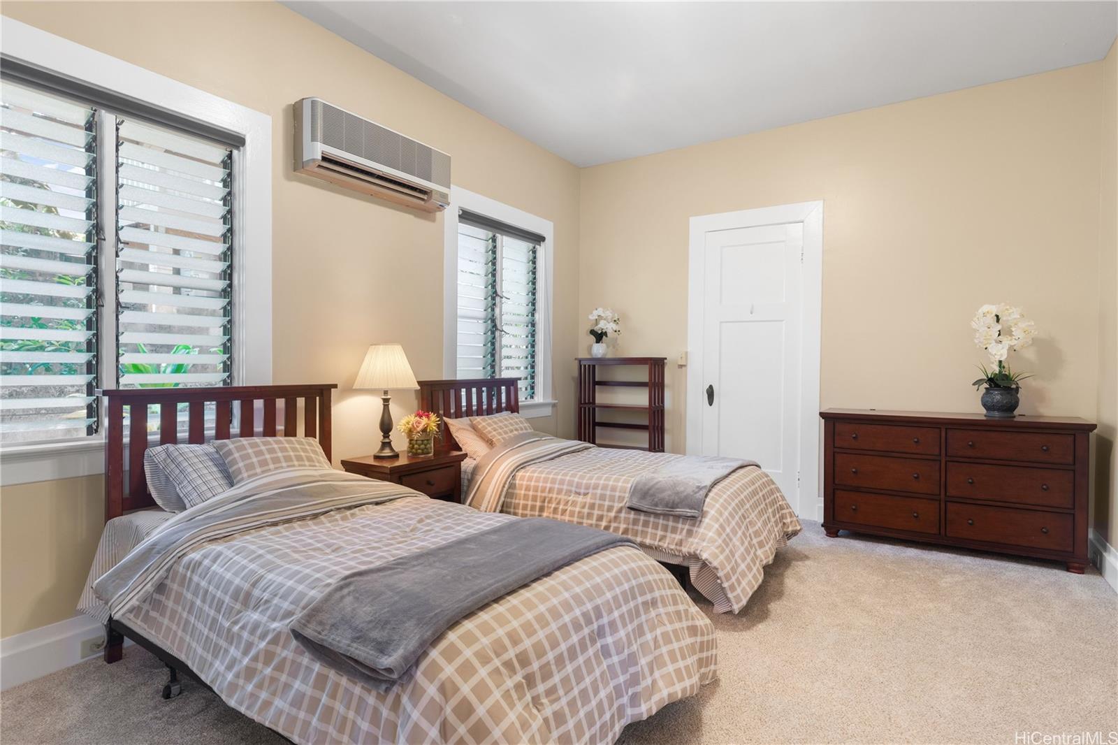 2626  Hillside Ave Manoa Area, Honolulu home - photo 23 of 25