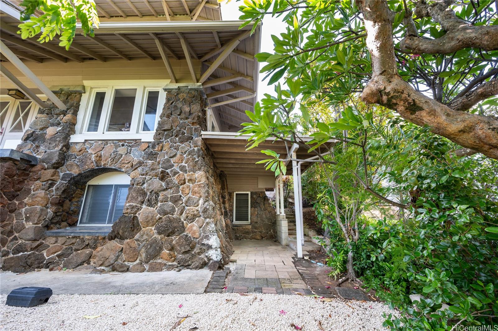 2626  Hillside Ave Manoa Area, Honolulu home - photo 6 of 25