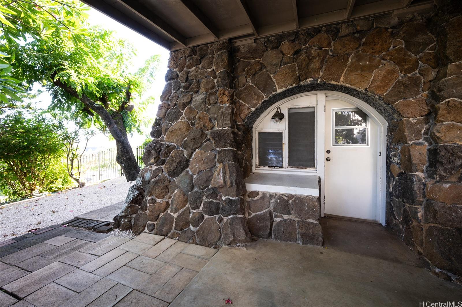 2626  Hillside Ave Manoa Area, Honolulu home - photo 8 of 25