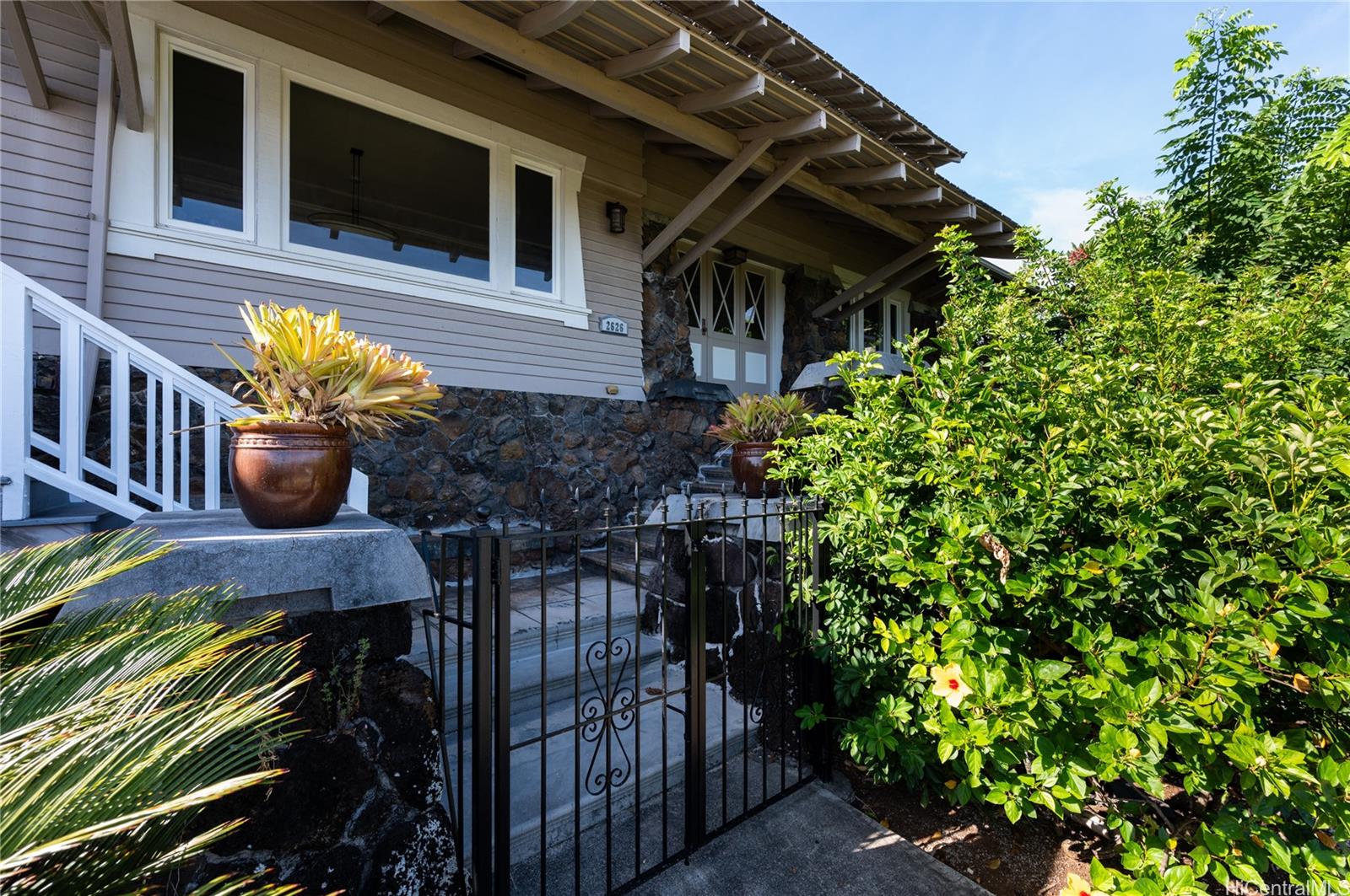 2626  Hillside Ave Manoa Area, Honolulu home - photo 9 of 25