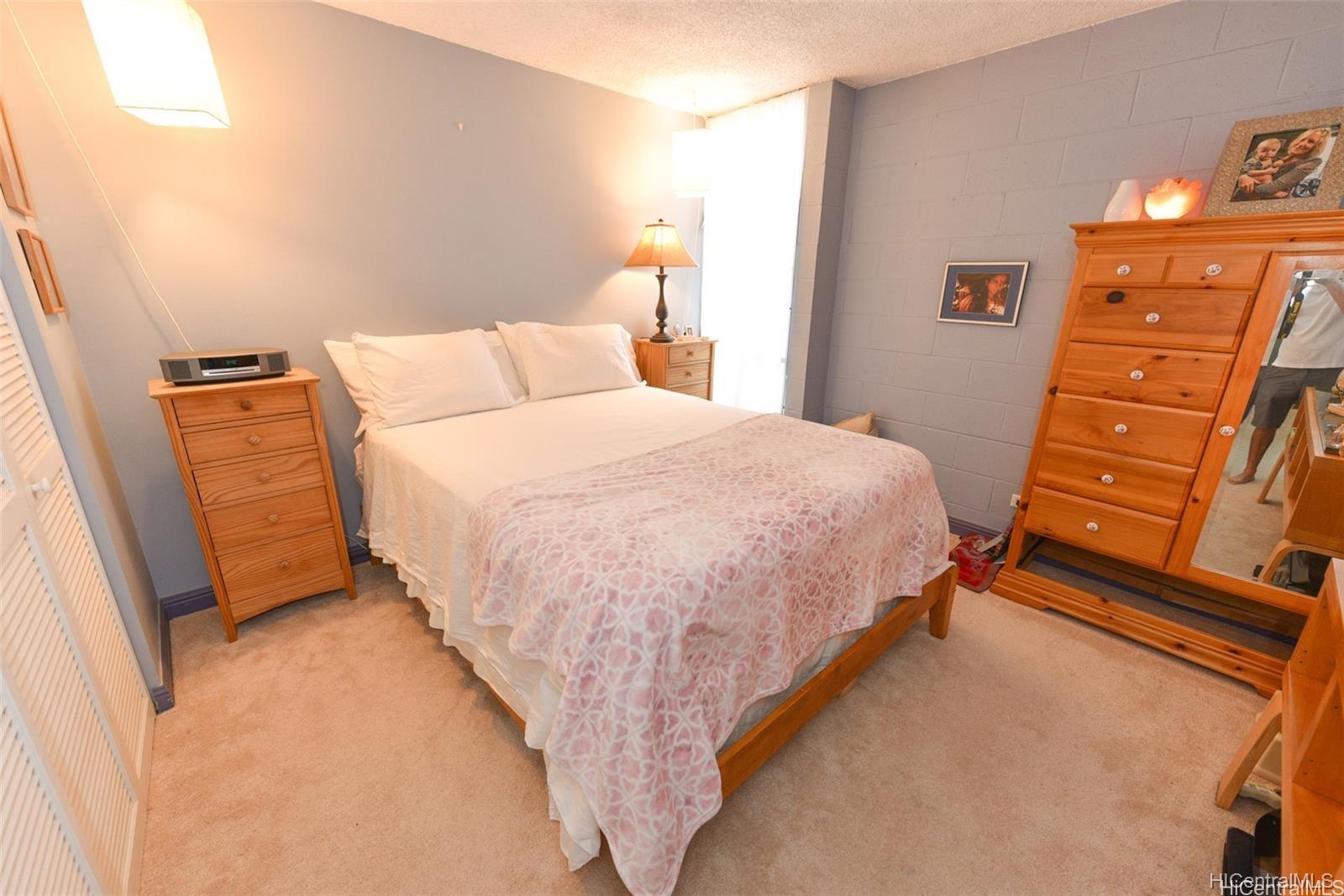 Plumeria Hale condo # 1002, Honolulu, Hawaii - photo 4 of 9