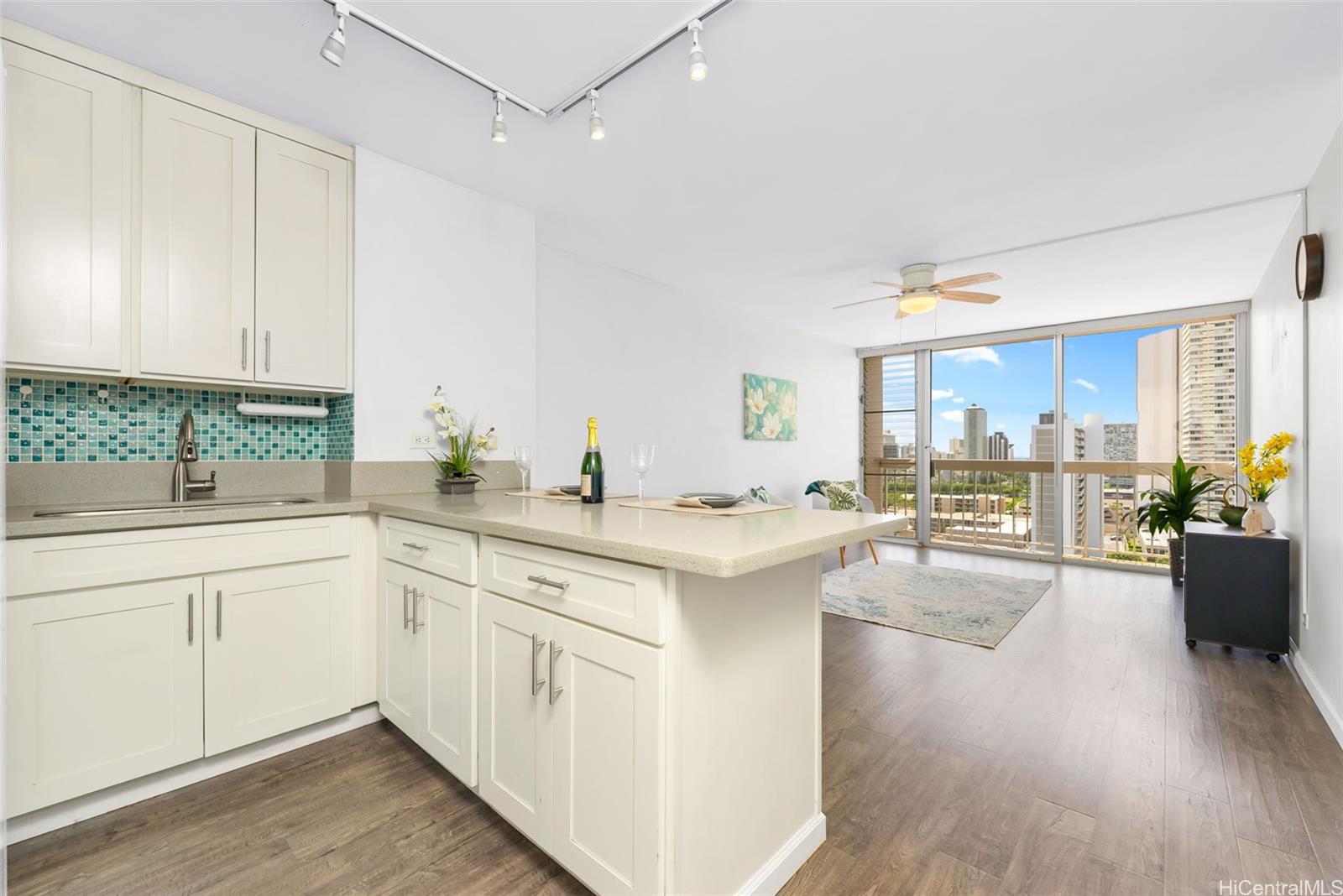 Plumeria Hale condo # 1701, Honolulu, Hawaii - photo 5 of 14