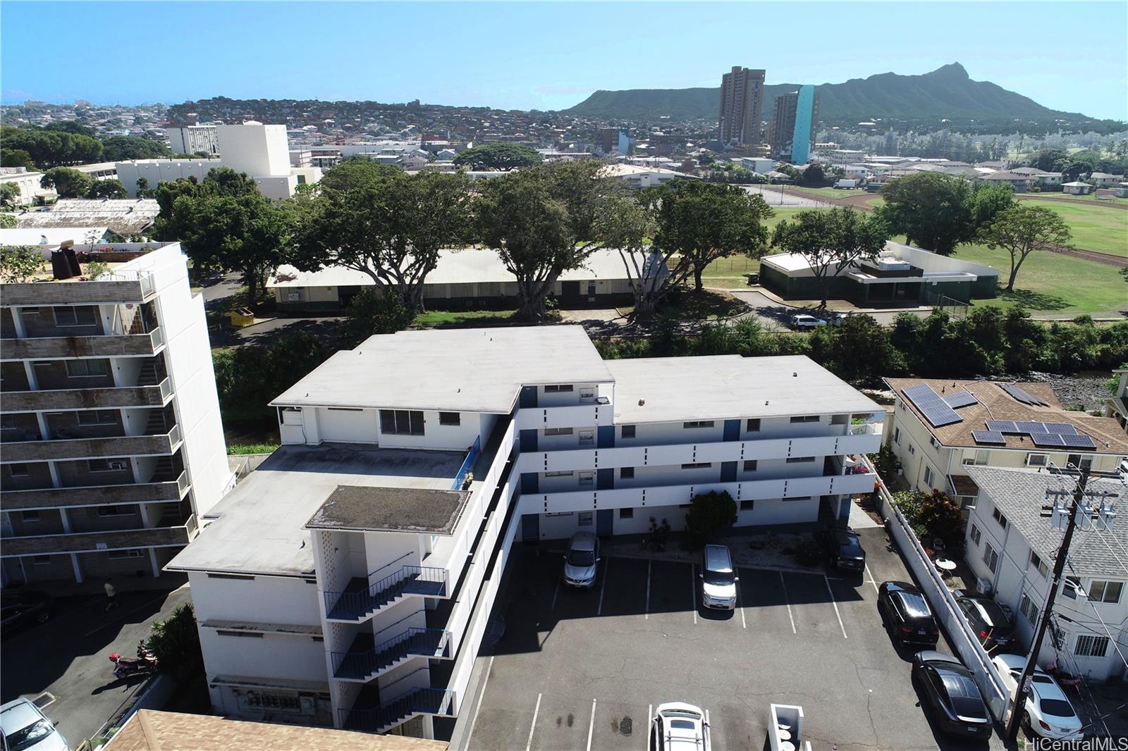 2636 Maunawai Pl Honolulu - Multi-family - photo 2 of 25