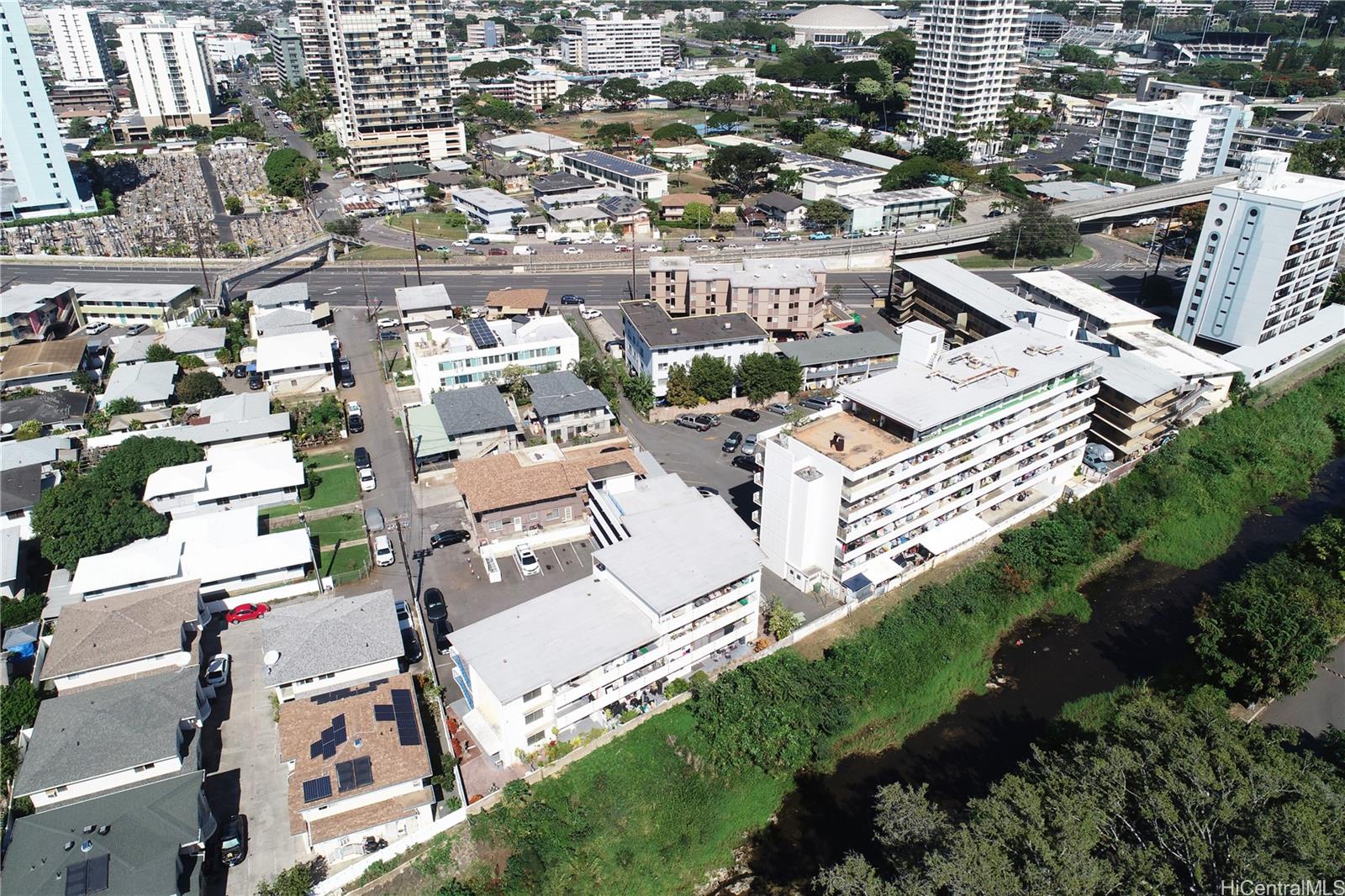 2636 Maunawai Pl Honolulu - Multi-family - photo 23 of 25
