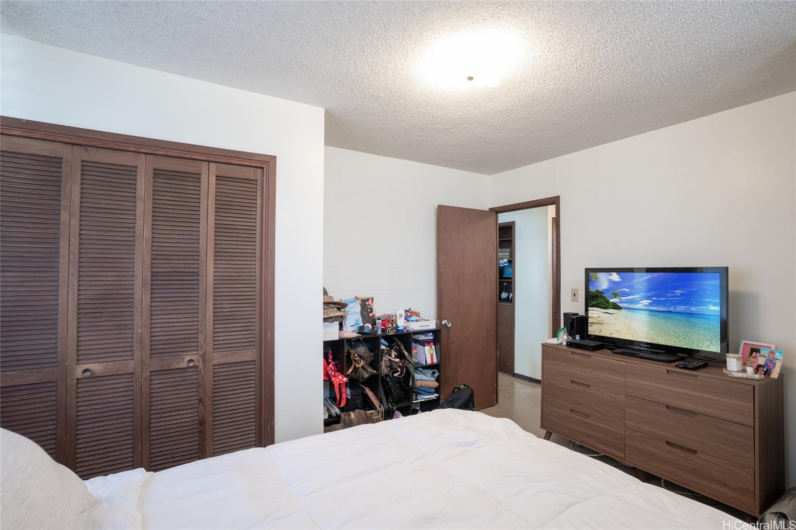 2636 Maunawai Pl Honolulu - Multi-family - photo 5 of 25