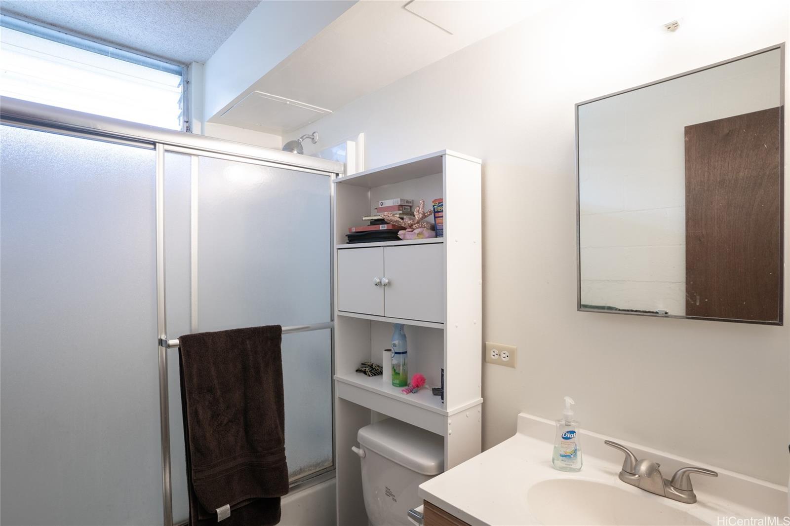 2636 Maunawai Pl Honolulu - Multi-family - photo 6 of 25