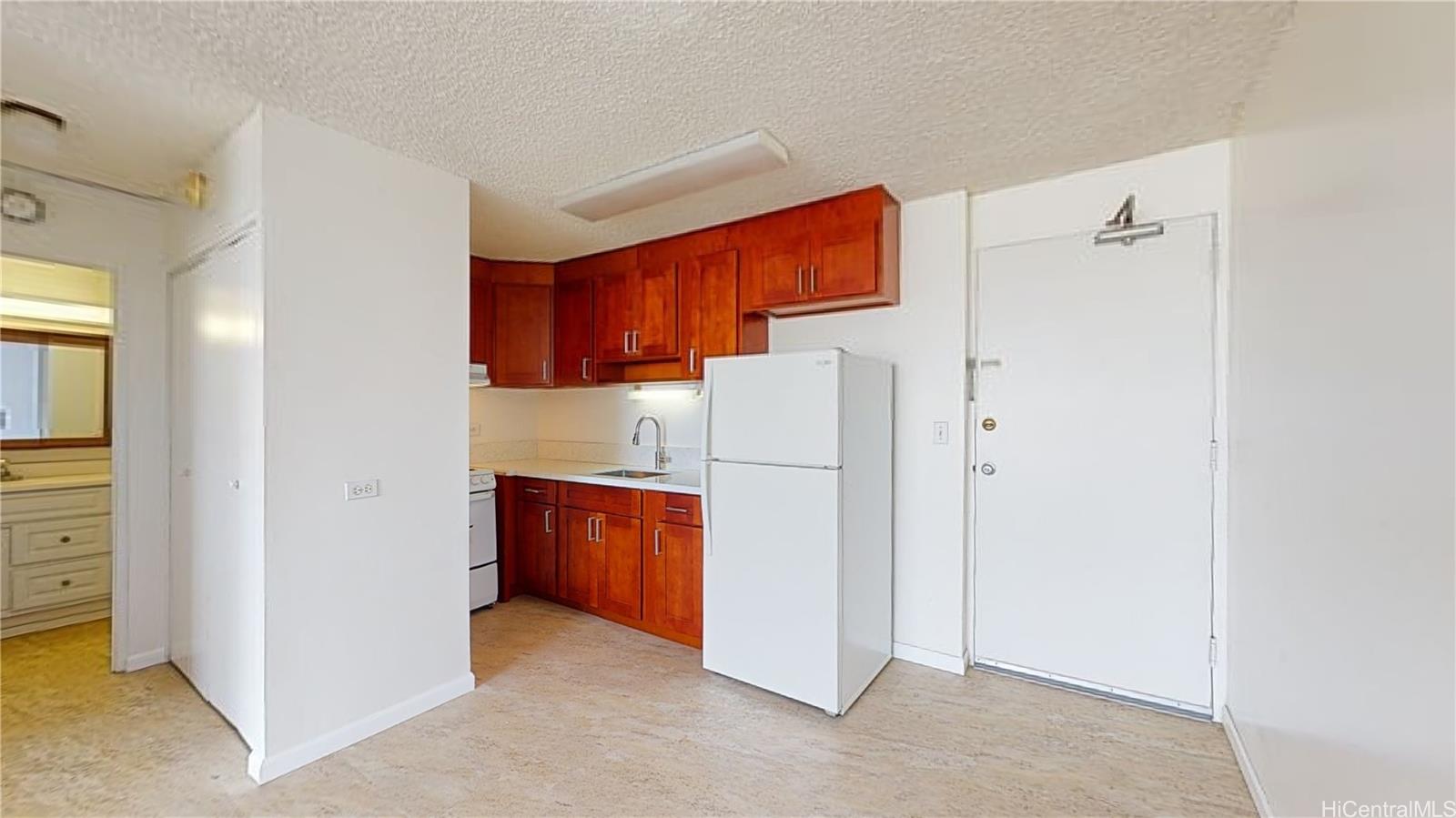 2637 Kuilei St Honolulu - Rental - photo 2 of 25