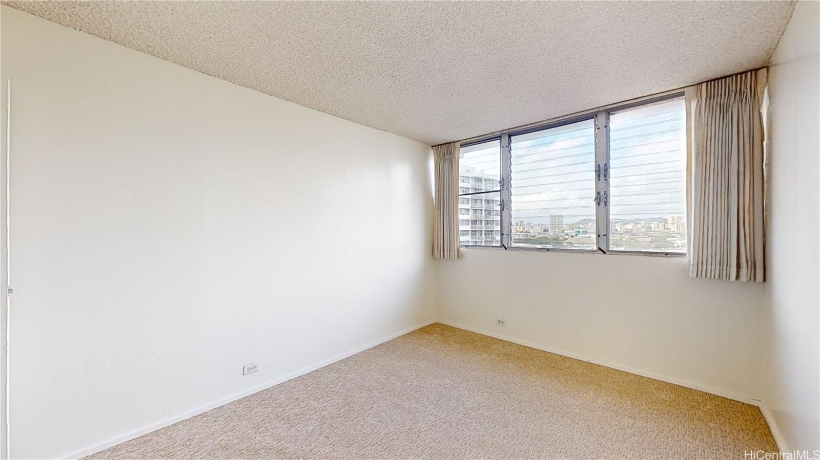 2637 Kuilei St Honolulu - Rental - photo 15 of 25