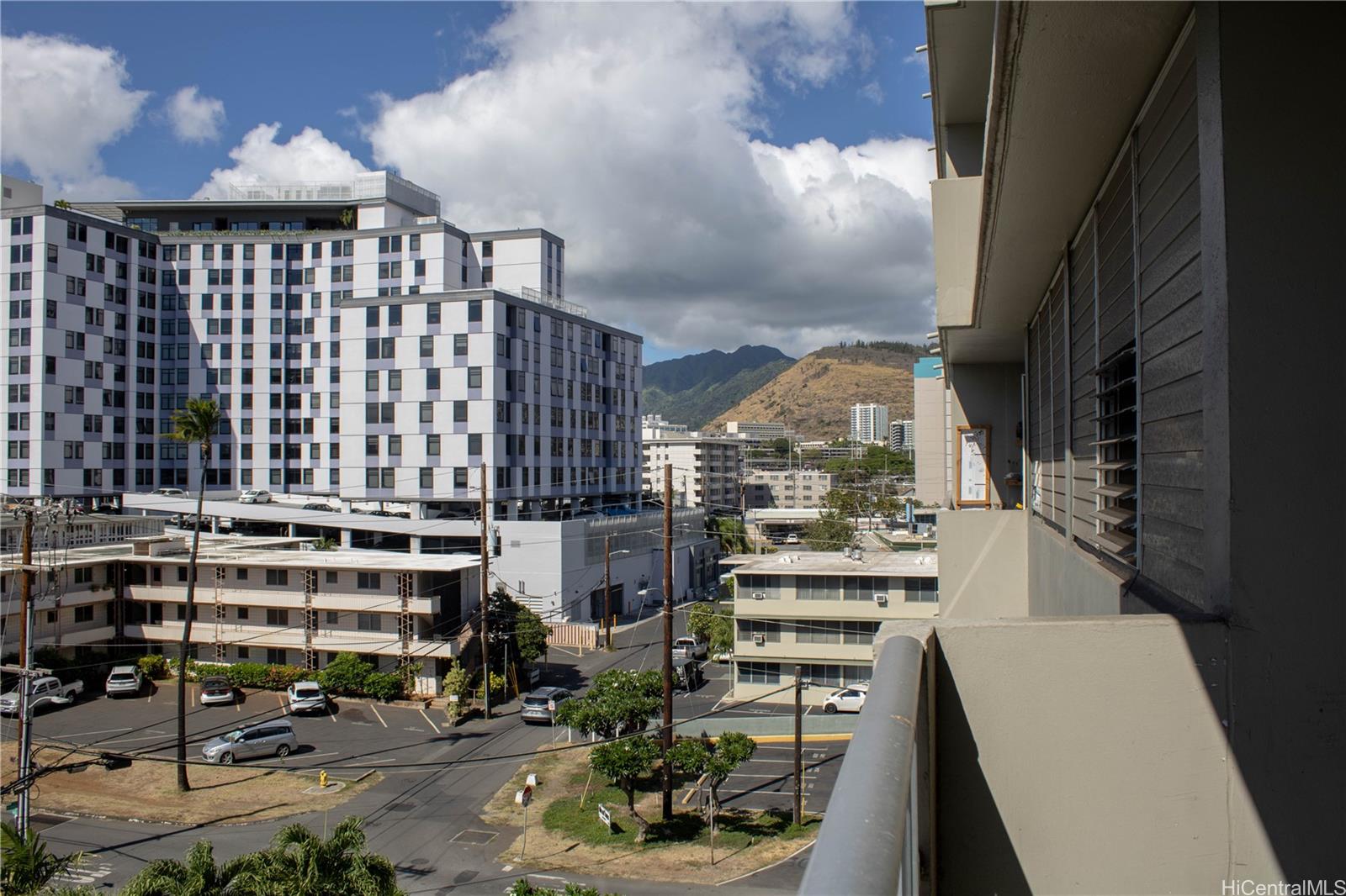 Hono Hale Towers condo # A53, Honolulu, Hawaii - photo 2 of 25