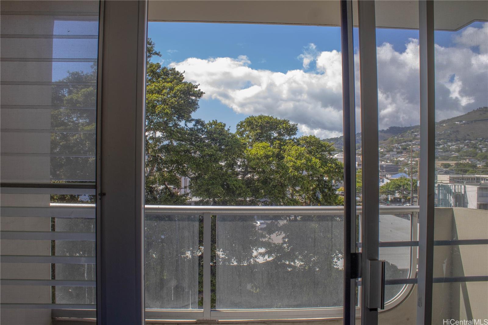 Hono Hale Towers condo # A53, Honolulu, Hawaii - photo 15 of 25