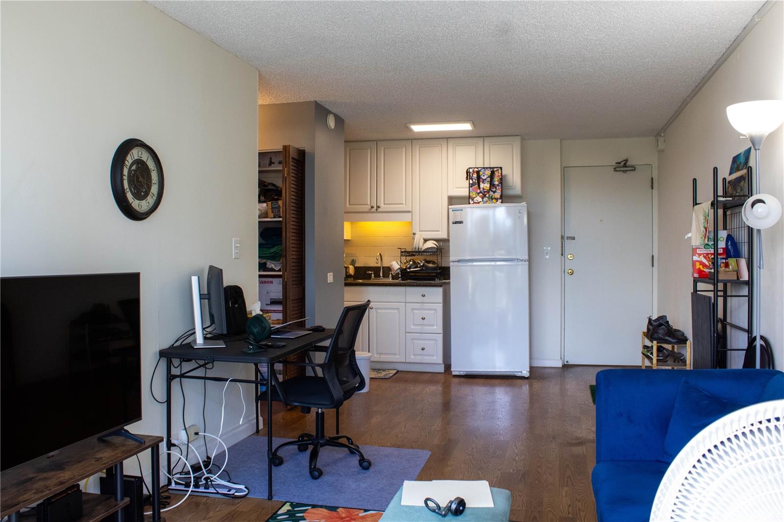 Hono Hale Towers condo # A53, Honolulu, Hawaii - photo 17 of 25