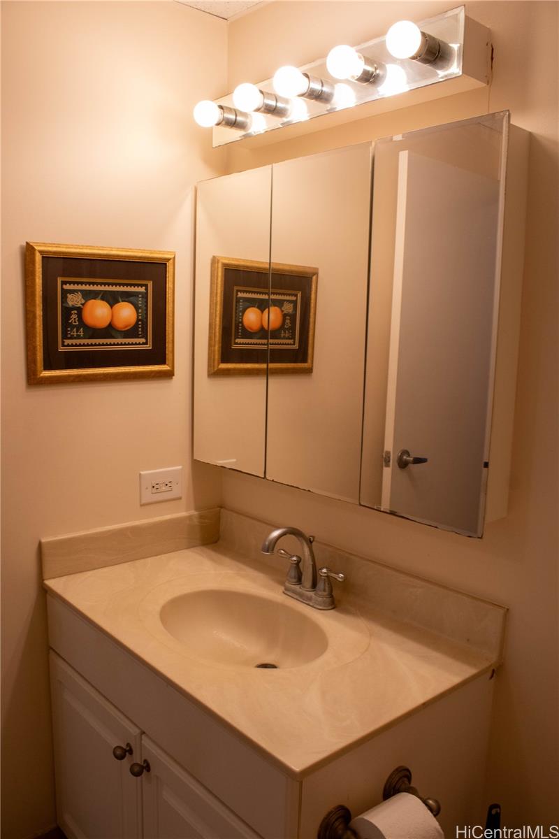 Hono Hale Towers condo # A53, Honolulu, Hawaii - photo 8 of 25