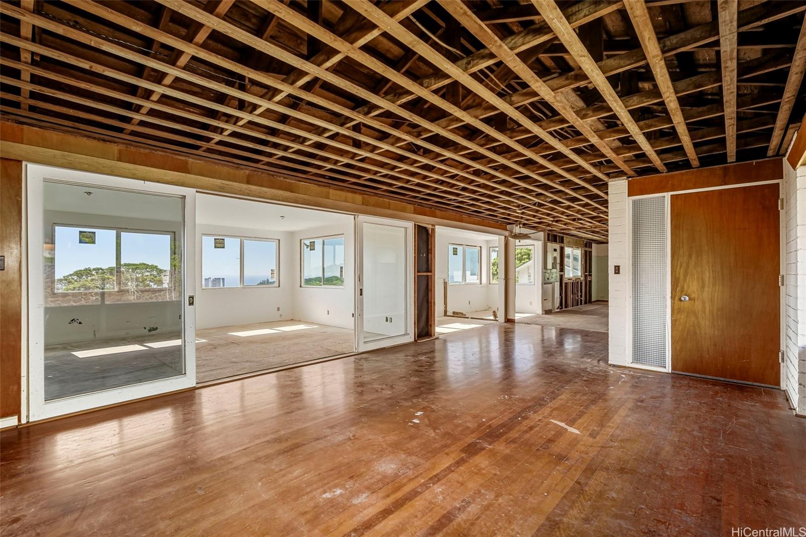 2641  Aaliamanu Place Makiki Heights, Honolulu home - photo 6 of 25