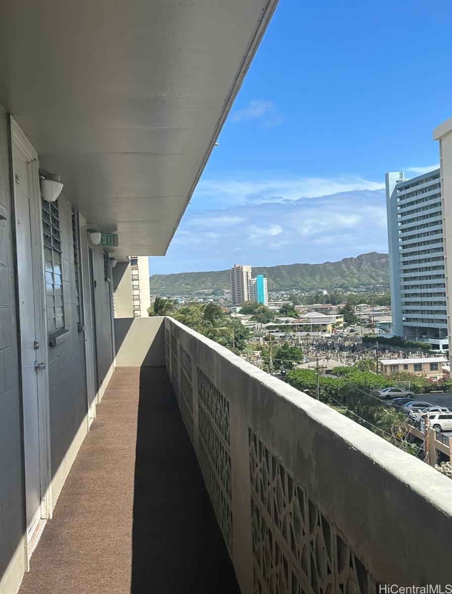 Hono Hale Towers condo # C86, Honolulu, Hawaii - photo 11 of 14