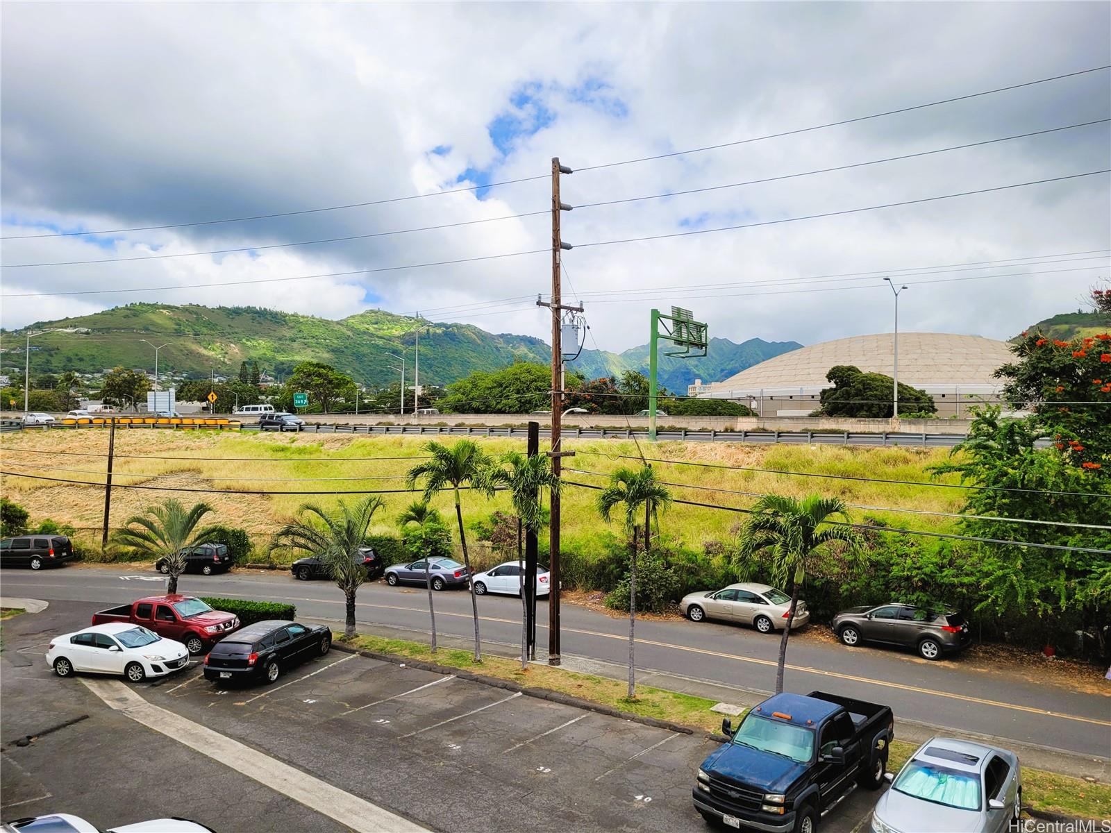 Varsity Villa condo # 309, Honolulu, Hawaii - photo 6 of 10