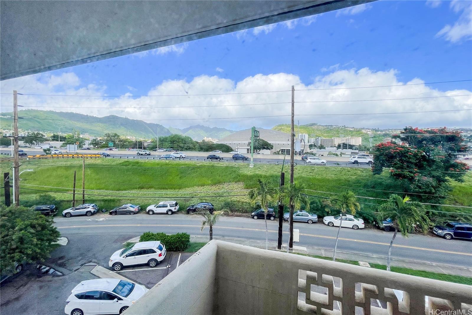 Varsity Villa condo # 411, Honolulu, Hawaii - photo 5 of 24