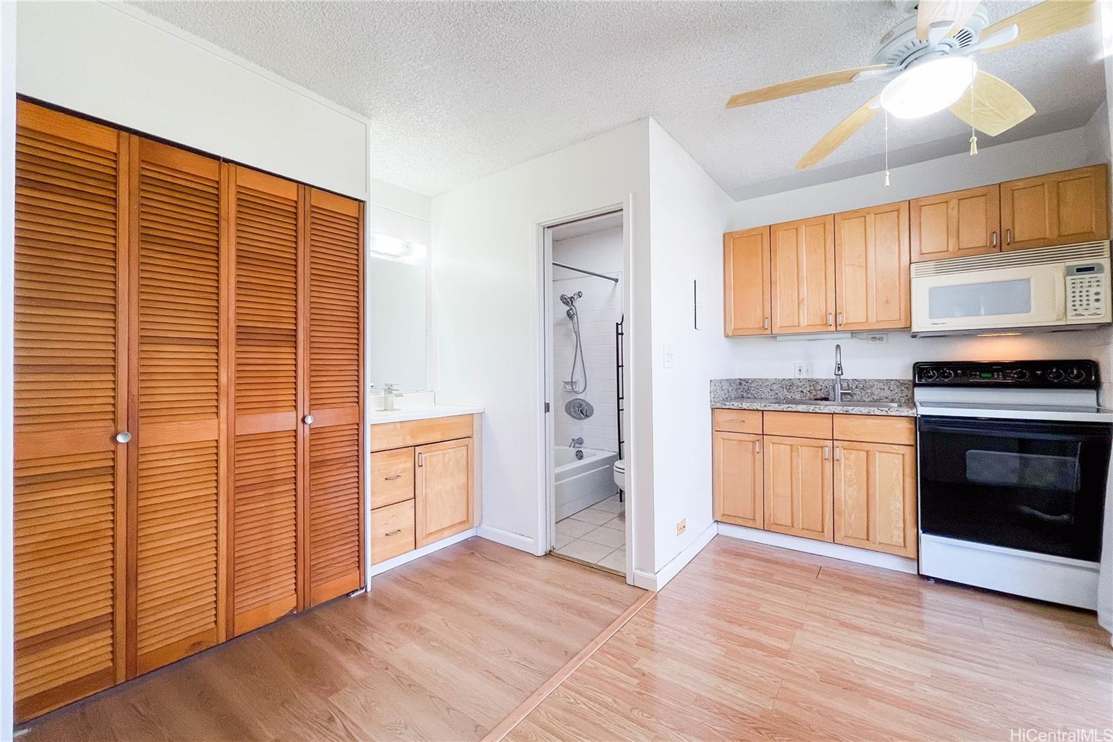 Varsity Villa condo # 411, Honolulu, Hawaii - photo 7 of 24