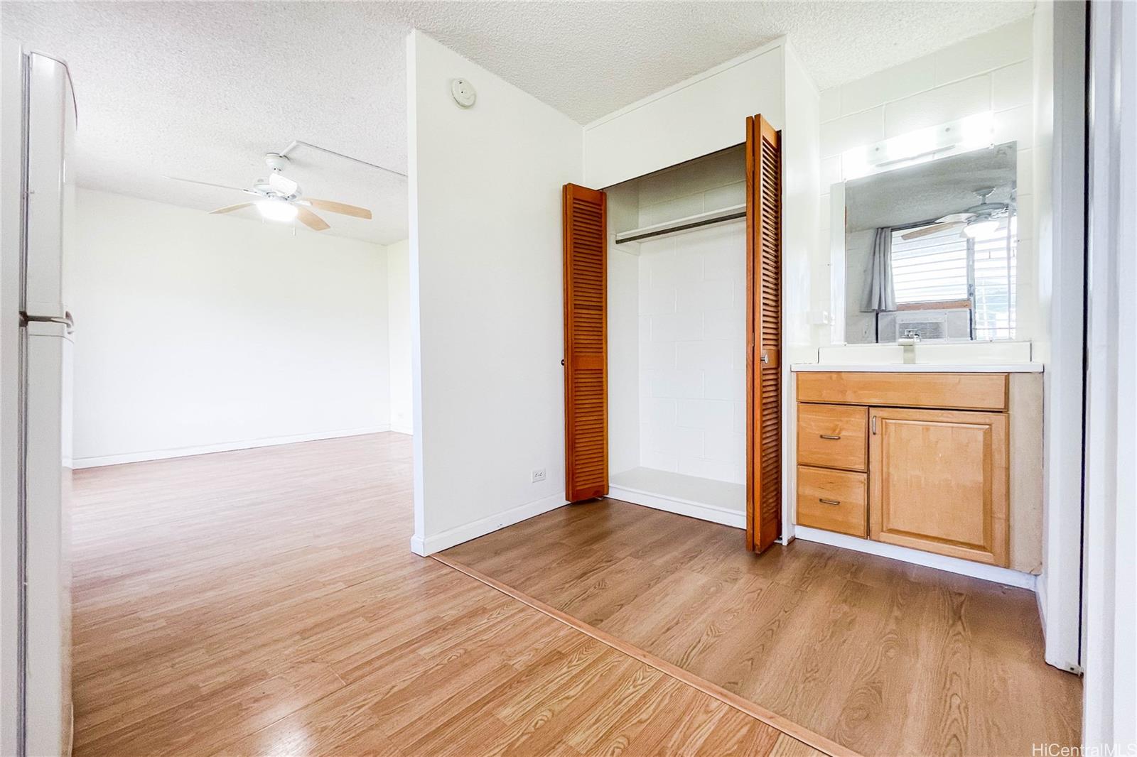 Varsity Villa condo # 411, Honolulu, Hawaii - photo 8 of 24