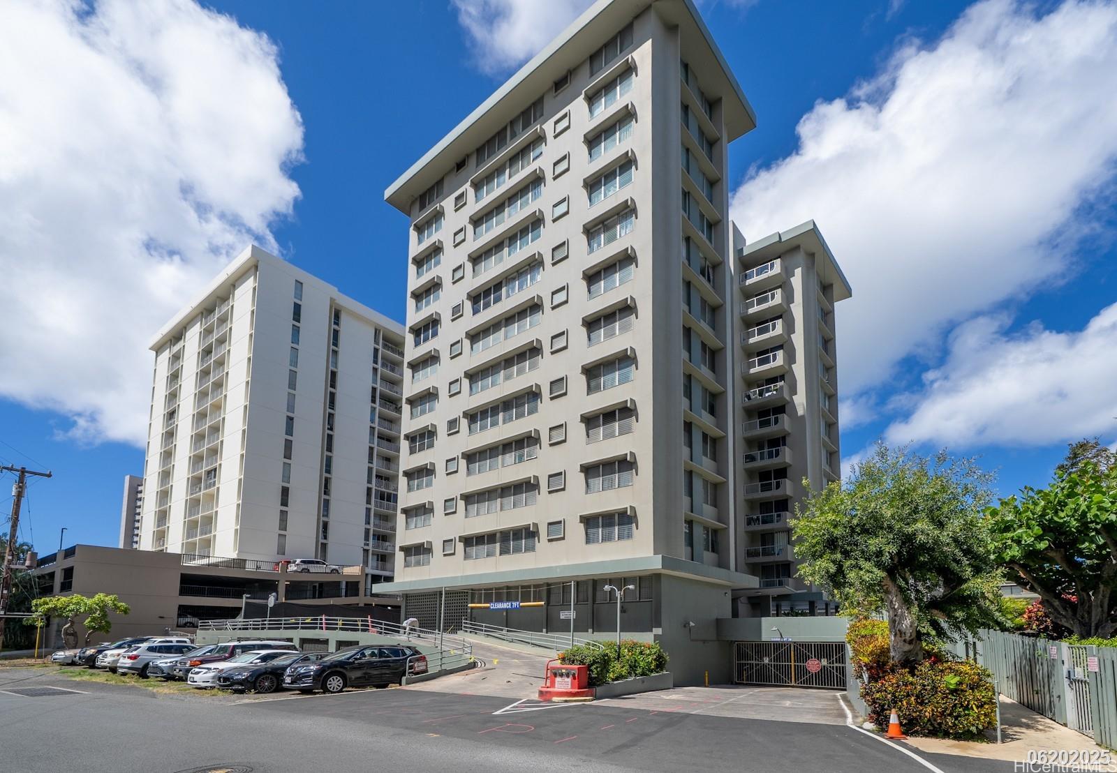 2651 Kuilei Street Honolulu - Rental - photo 2 of 22