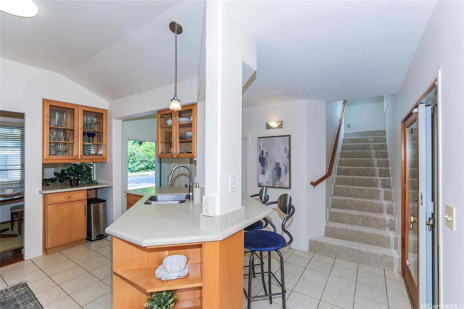 2654  Lowrey Ave Manoa Area, Honolulu home - photo 5 of 25