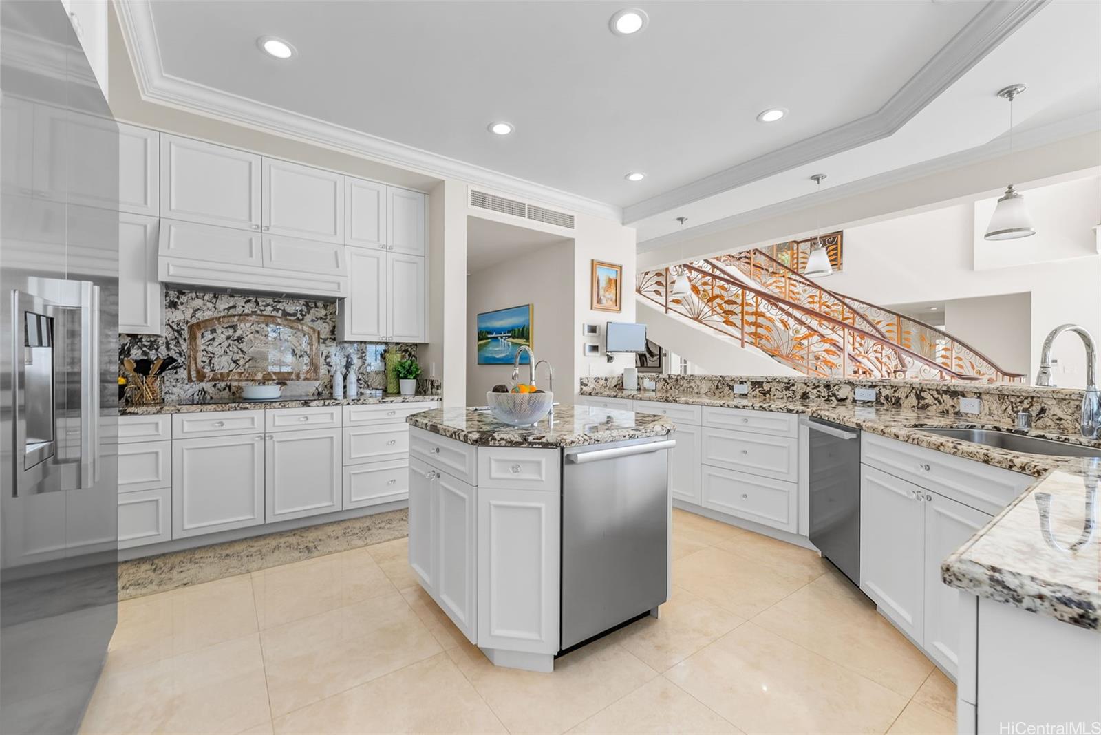 269  Kaialii Pl Hawaii Loa Ridge, Diamond Head home - photo 13 of 16