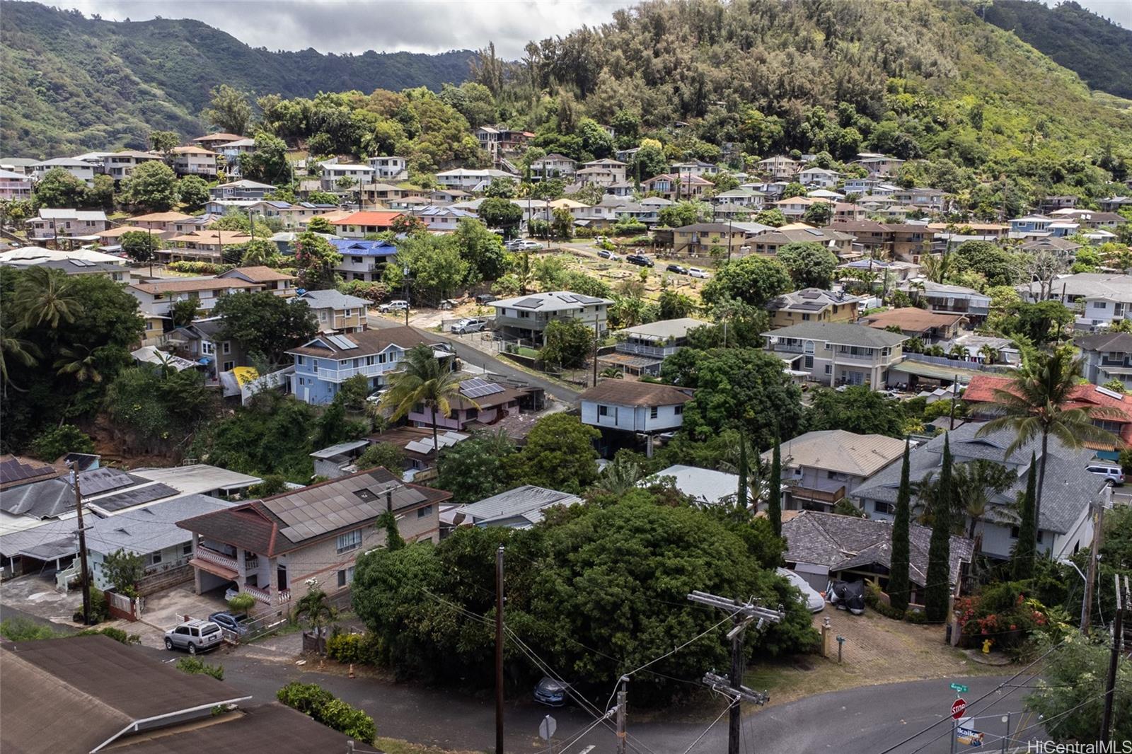 2702  Nihi St Kalihi Uka, Honolulu home - photo 5 of 13