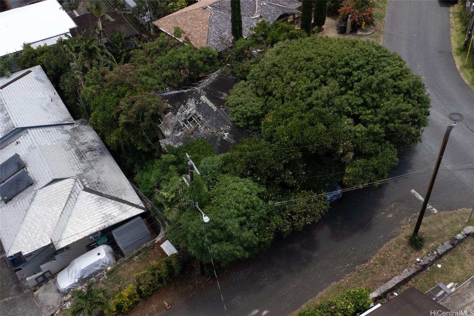 2702  Nihi St Kalihi Uka, Honolulu home - photo 8 of 13