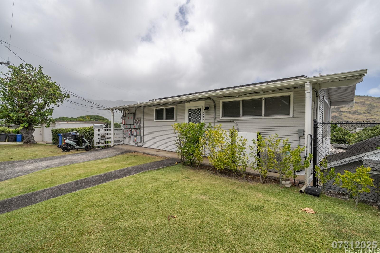 2709 Hillside Ave Honolulu - Rental - photo 2 of 21
