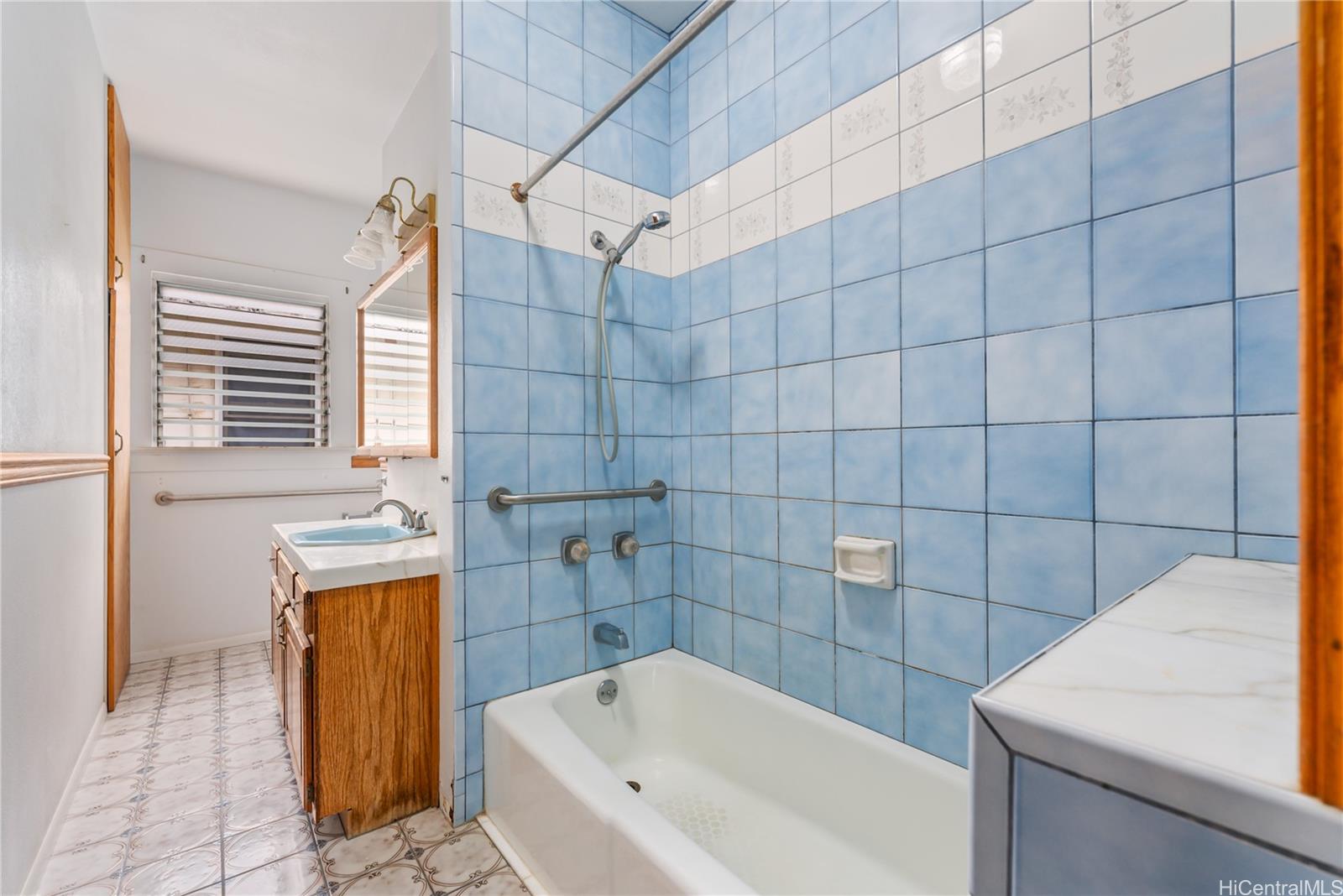 2712  Pulena Place Manoa Area, Honolulu home - photo 19 of 25