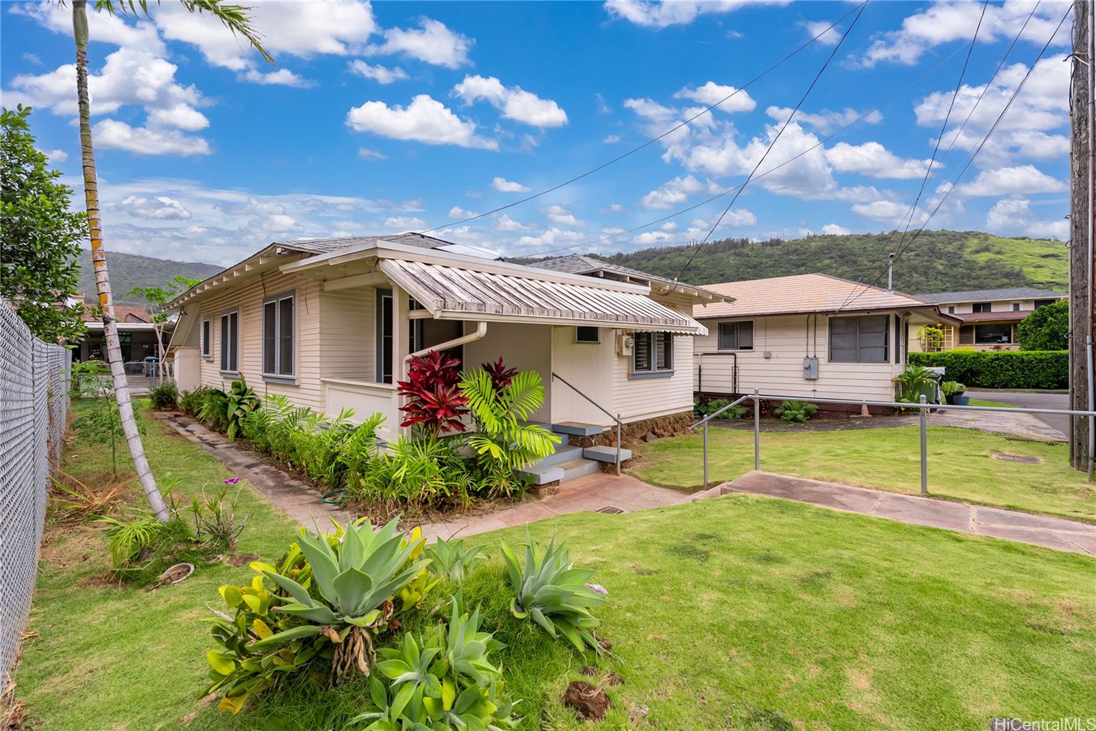 2712  Pulena Place Manoa Area, Honolulu home - photo 4 of 25