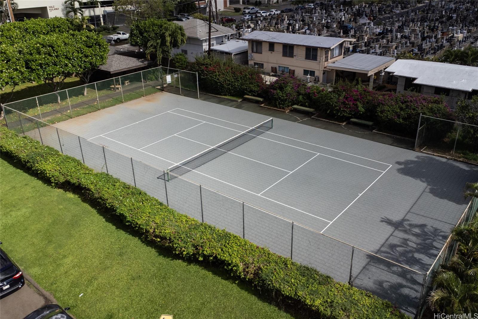 Parkland Gardens condo # 503, Honolulu, Hawaii - photo 2 of 15