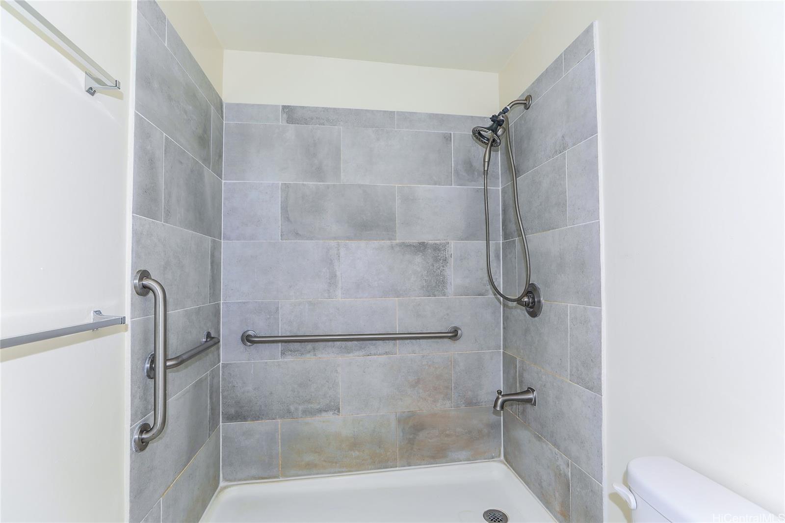 Parkland Gardens condo # 805, Honolulu, Hawaii - photo 16 of 21