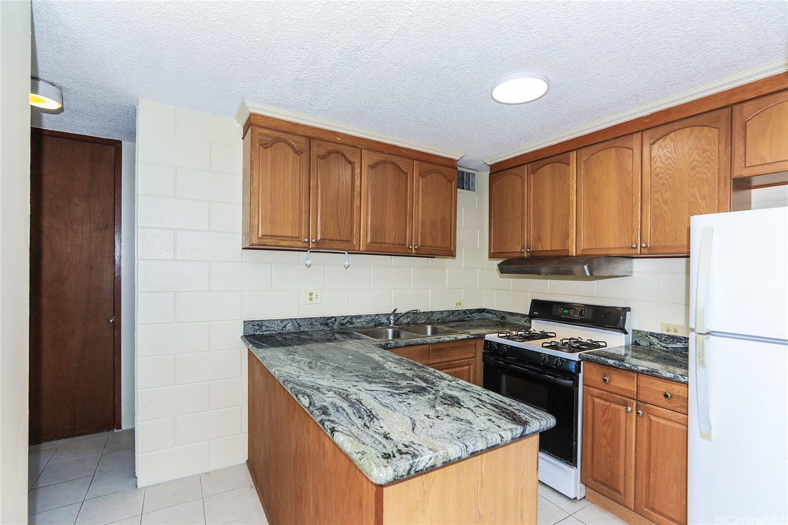 Parkland Gardens condo # 805, Honolulu, Hawaii - photo 7 of 21