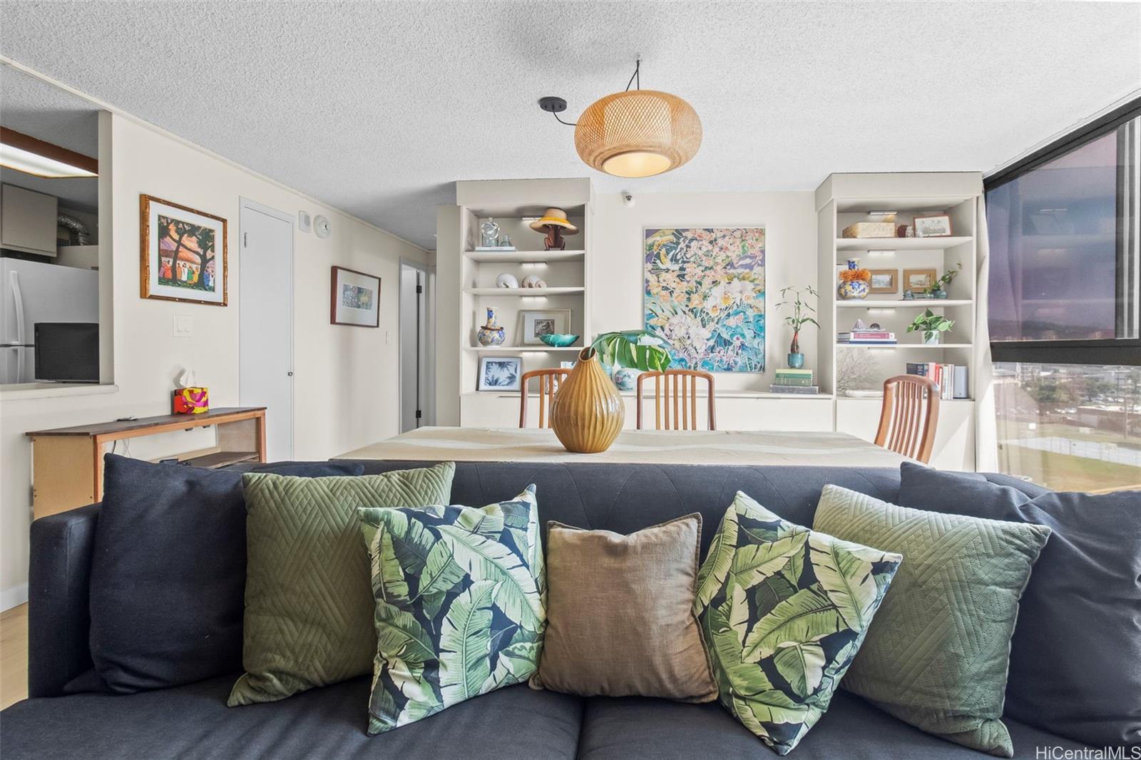 Kings Gate condo # 1103, Honolulu, Hawaii - photo 3 of 18