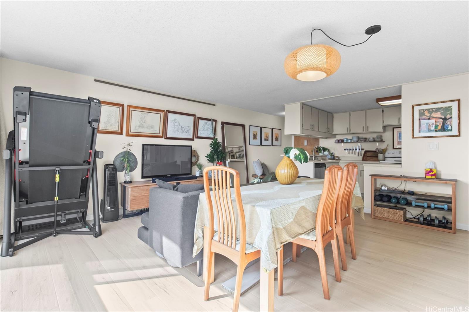 Kings Gate condo # 1103, Honolulu, Hawaii - photo 4 of 18