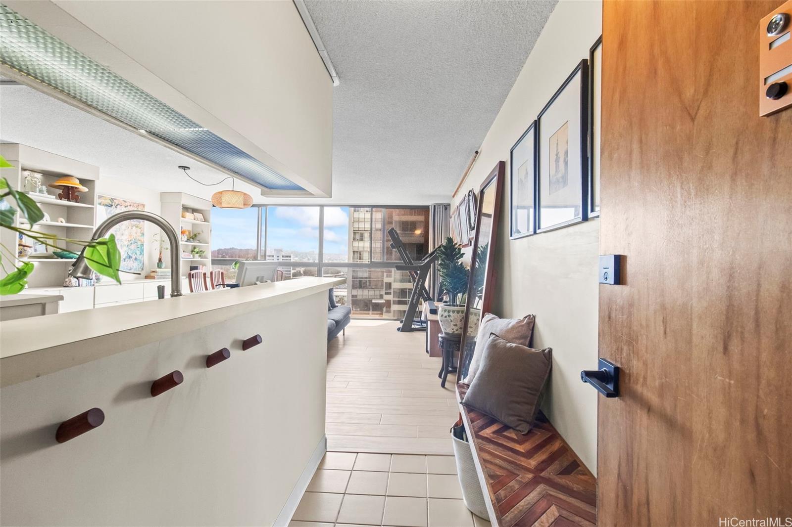 Kings Gate condo # 1103, Honolulu, Hawaii - photo 7 of 18