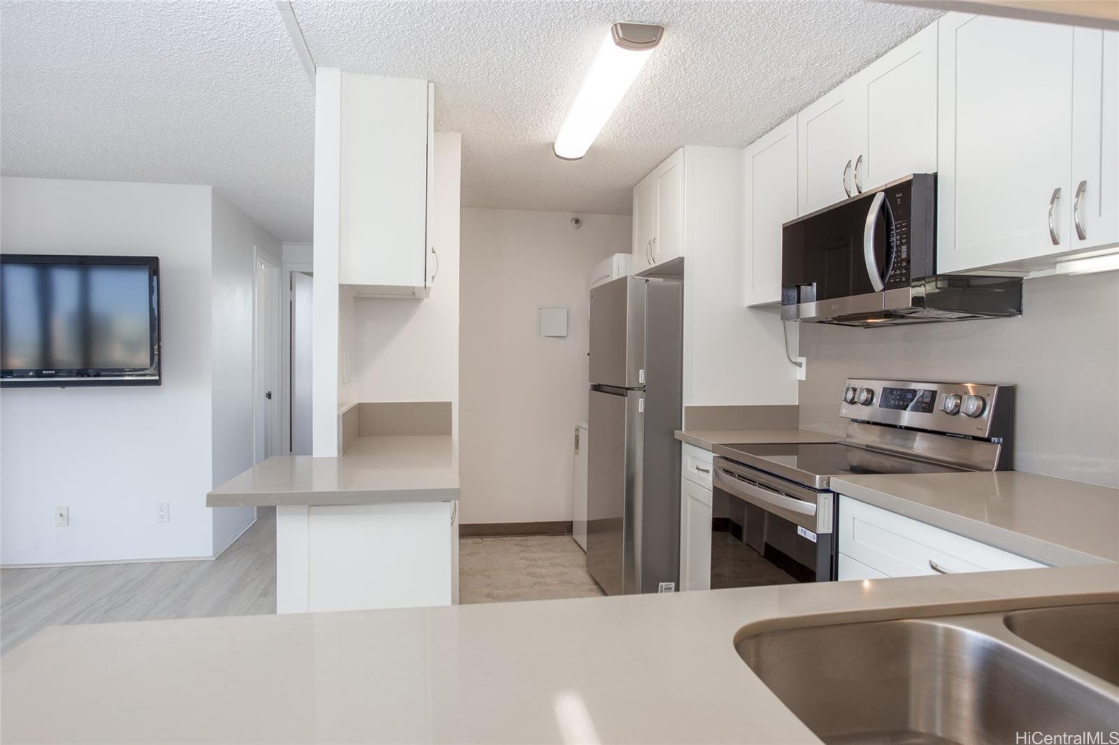 Kings Gate condo # 1601, Honolulu, Hawaii - photo 2 of 25