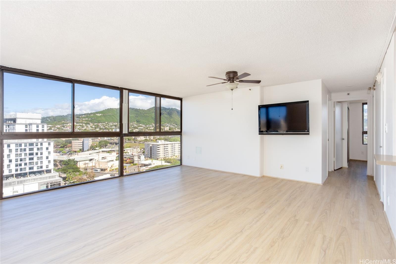 Kings Gate condo # 1601, Honolulu, Hawaii - photo 5 of 25