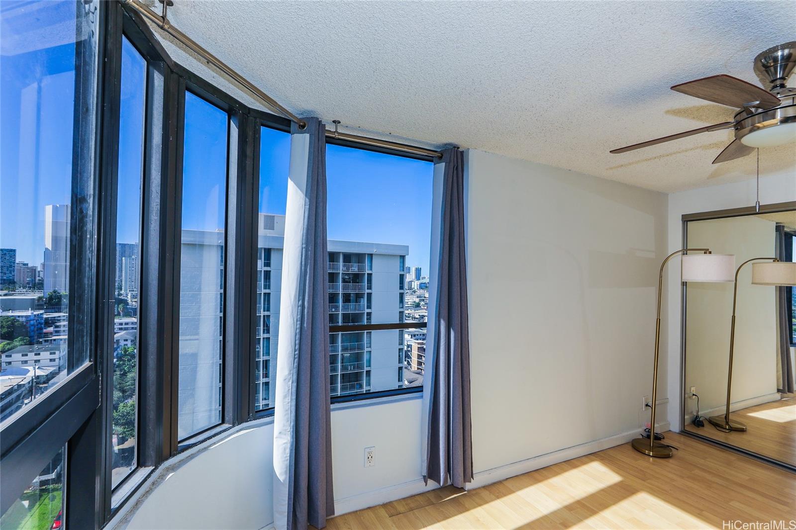 Kings Gate condo # 1606, Honolulu, Hawaii - photo 12 of 16