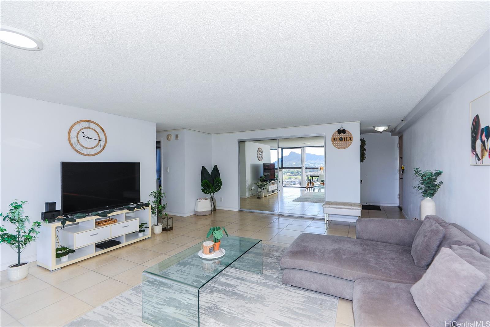 Kings Gate condo # 1606, Honolulu, Hawaii - photo 5 of 16