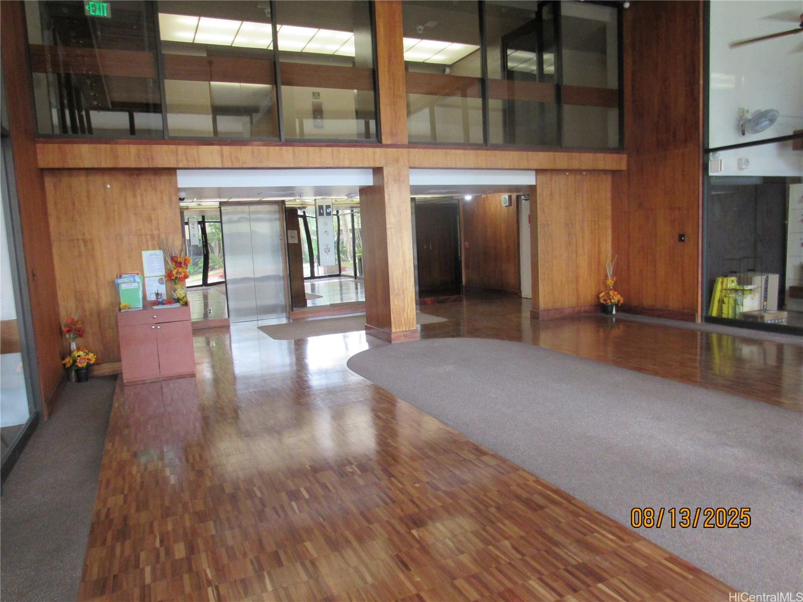 Kings Gate condo # 1607, Honolulu, Hawaii - photo 4 of 11