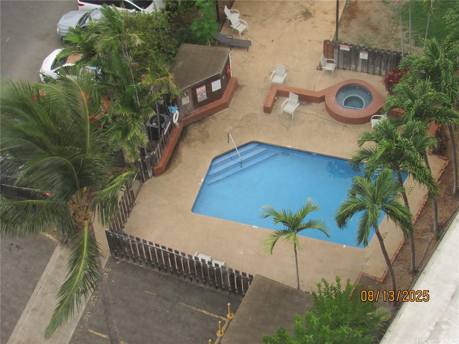 Kings Gate condo # 1607, Honolulu, Hawaii - photo 5 of 11