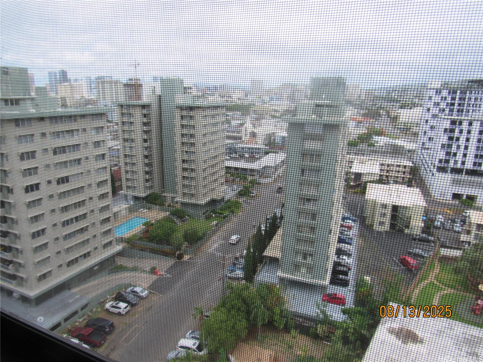 Kings Gate condo # 1607, Honolulu, Hawaii - photo 6 of 11