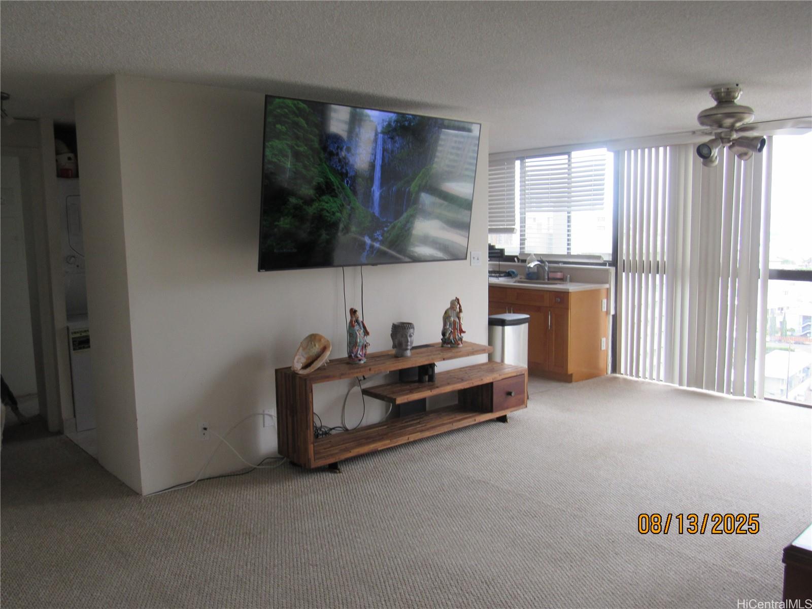 Kings Gate condo # 1607, Honolulu, Hawaii - photo 8 of 11