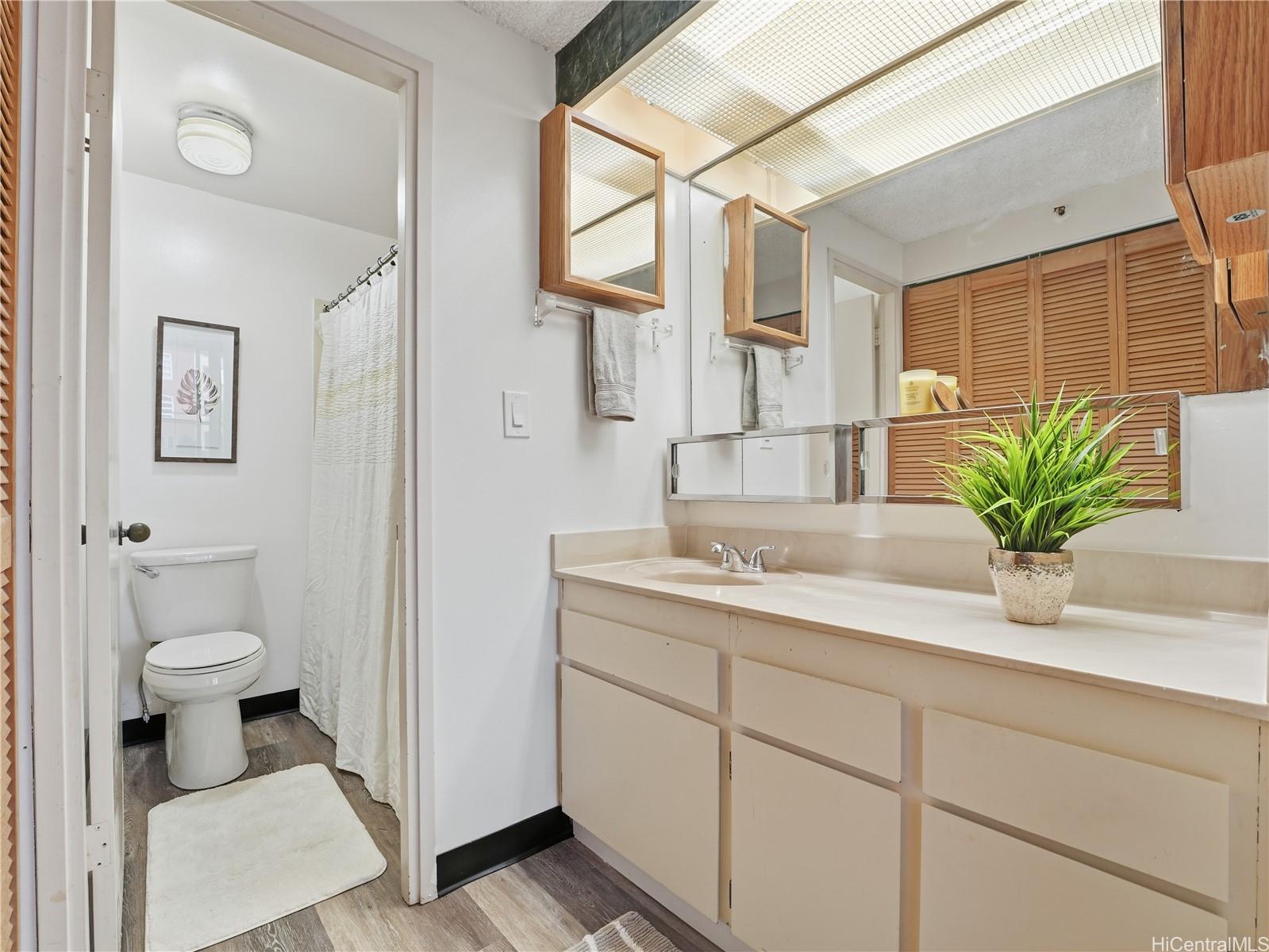 Kings Gate condo # 1805, Honolulu, Hawaii - photo 12 of 19