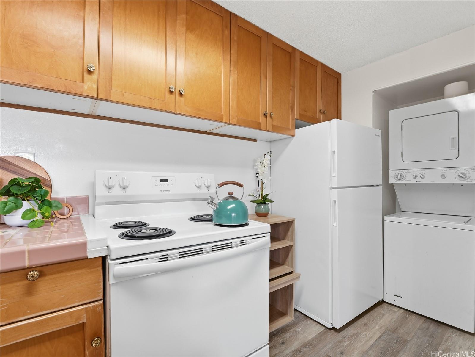 Kings Gate condo # 1805, Honolulu, Hawaii - photo 8 of 19