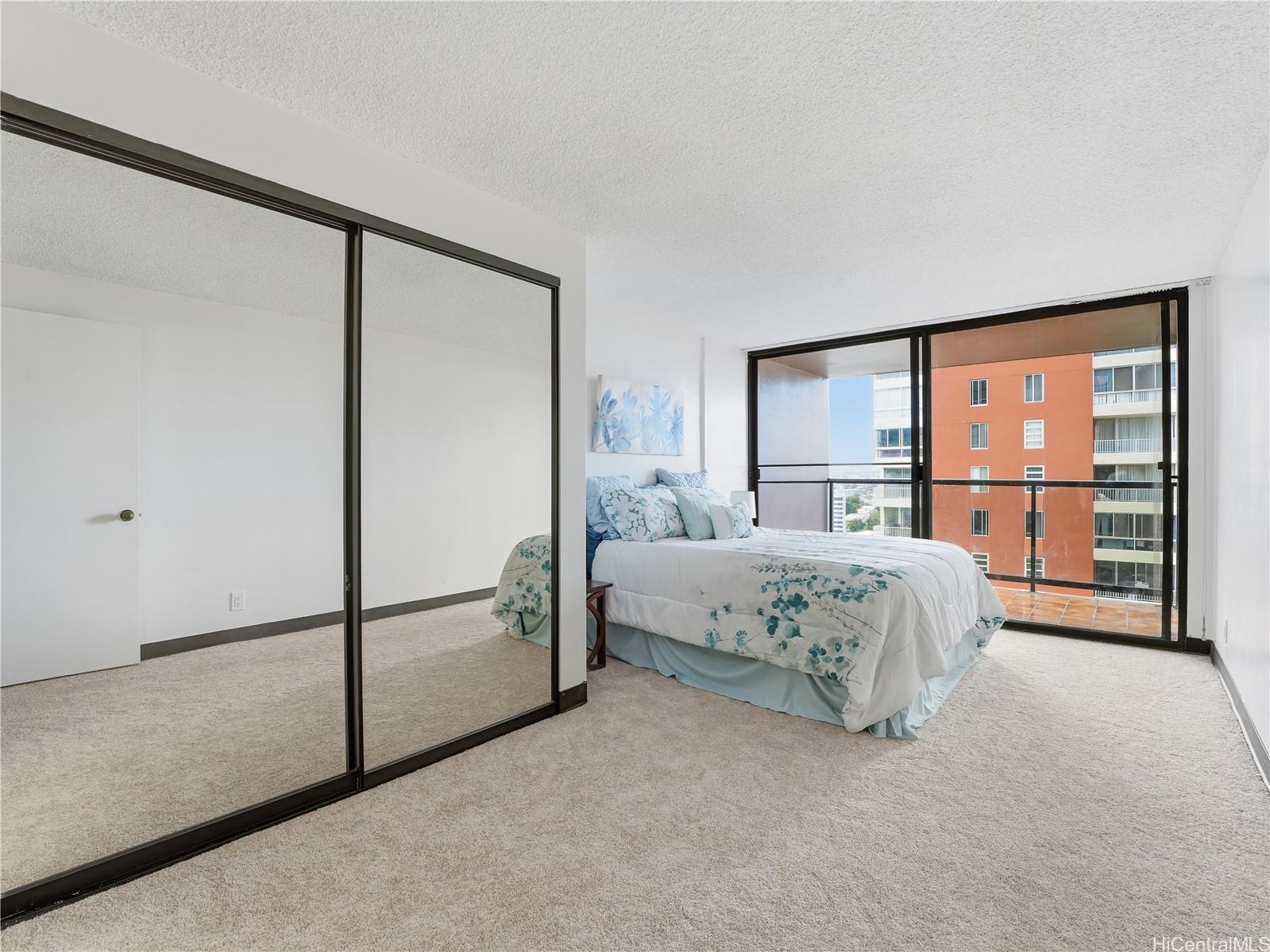 Kings Gate condo # 1805, Honolulu, Hawaii - photo 9 of 19