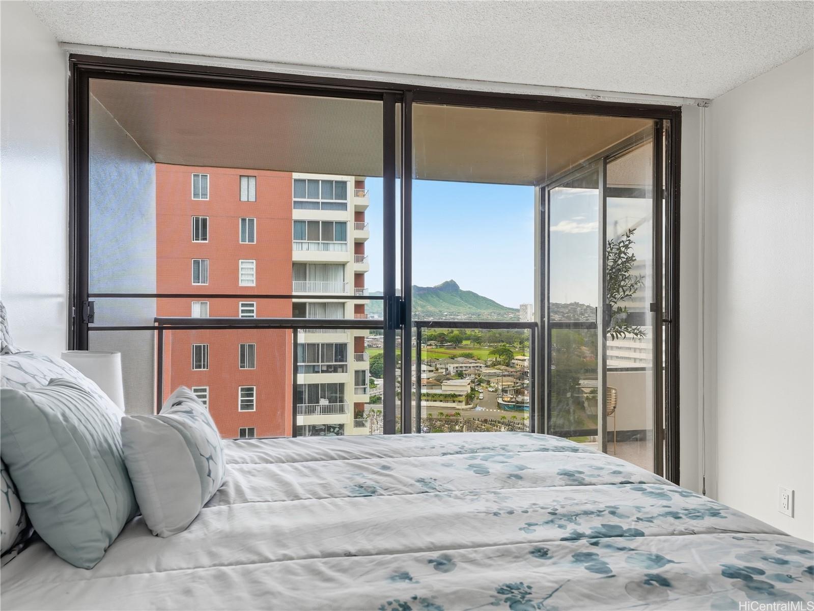 Kings Gate condo # 1805, Honolulu, Hawaii - photo 10 of 19